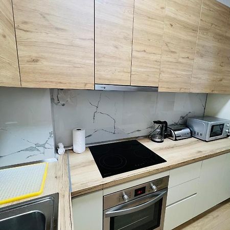 Lovely Apartment, Free Parking ติรานา ภายนอก รูปภาพ