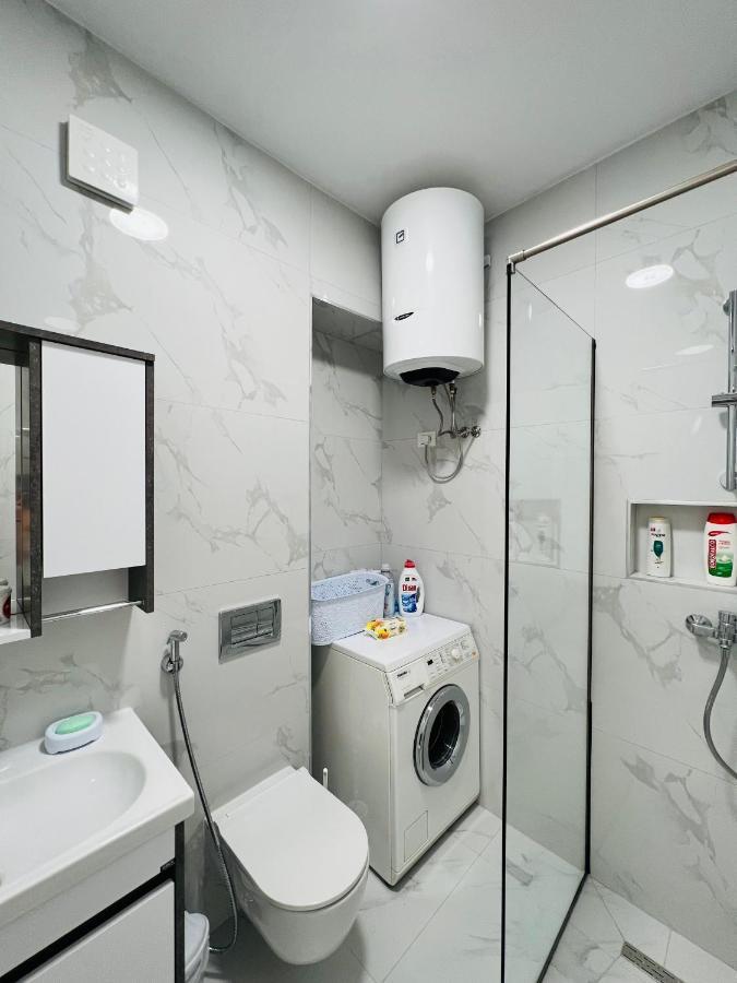 Lovely Apartment, Free Parking ติรานา ภายนอก รูปภาพ